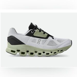 On Running Cloudstratus Running Shoes